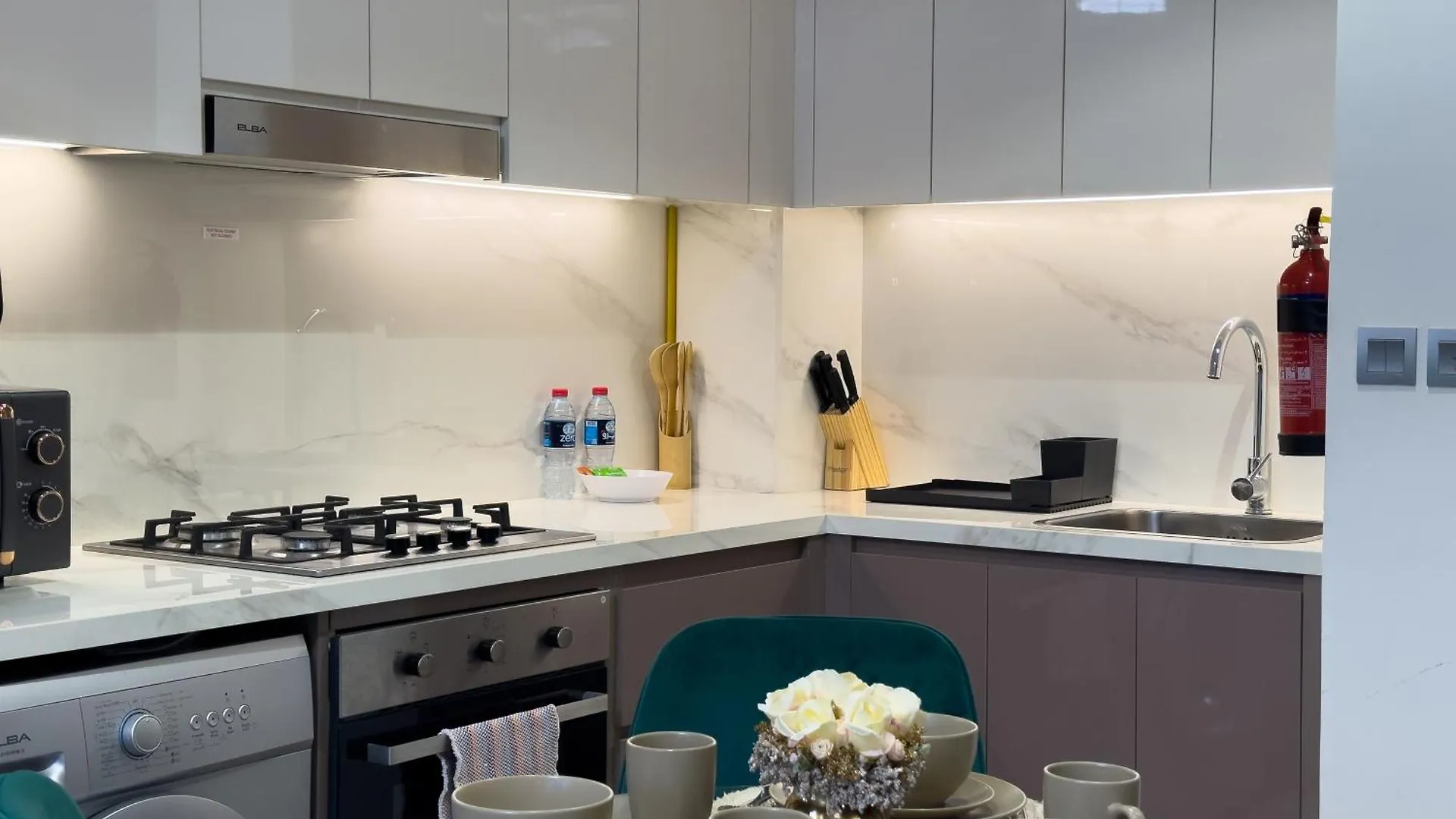 Naseem - Meydan Luxury, Stylish 1Br With Pool & Canal Views Dubai