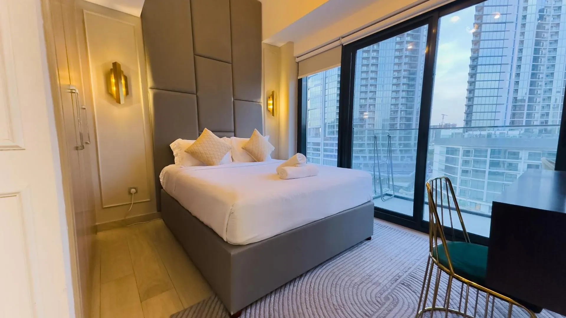 Naseem - Meydan Luxury, Stylish 1Br With Pool & Canal Views Dubai 0*,