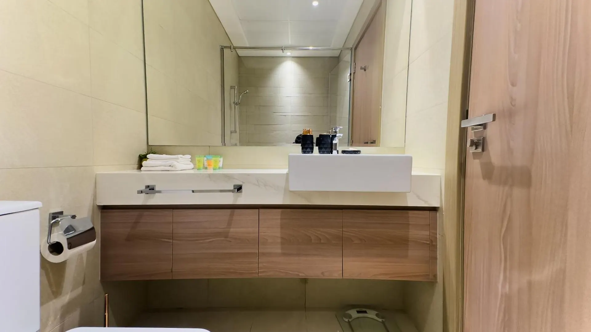 Naseem - Meydan Luxury, Stylish 1Br With Pool & Canal Views Dubai Apartment